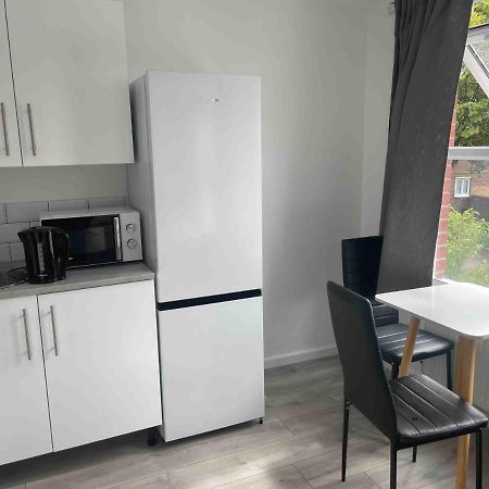 Studio Flat Private Shower Wc And Kitchenette Londres Exterior foto
